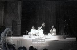 Actuacion en el teatro Lope de Vega de los musicos indios Ravi Shankar y Al-Rakh – 02