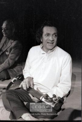 Actuacion en el teatro Lope de Vega de los musicos indios Ravi Shankar y Al-Rakh – 13