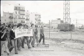 Manifestación contra el paro en el barrio del Cerro del Águila – 21