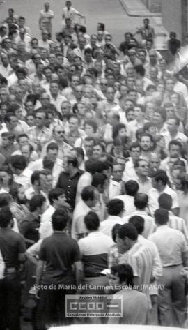Concentración de trabajadores de Hytasa en la puerta de la fábrica
