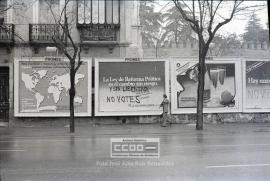 Carteles y pintadas del Referendum Nacional sobre la reforma política – 06