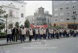 Concentración de trabajadores de las empresas auxiliares de Astillero protagonistas de un encierro