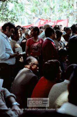 Manifestación 1o de Mayo de 1982. Mitin de CC.OO. del Metal en la Plaza del Cristo de Burgos