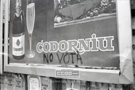Carteles y pintadas del Referendum Nacional sobre la reforma política – 09