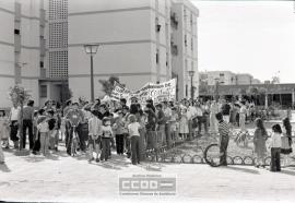 Manifestación pidiendo más colegios – Foto 11