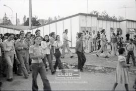 Encierro y manifestación de maestros parados en el polígono Sur de Sevilla – 12