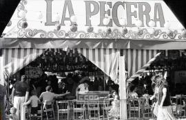 Escenas de la Feria de abril: Caseta La PECERA – 01