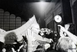 Llegada del dirigente comunista José Benitez Rufo a la estación de San Bernardo – 04