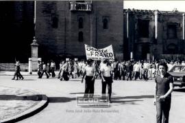 Manifestantes apoyando a Franco concentrados en la zona de Plaza Nueva y glorieta del Cid – 13