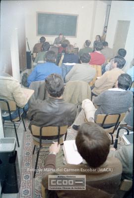 Ponencia de Nicolás Sartorius en la escuela de formación sidical, en la sede de Morería y fotos d...