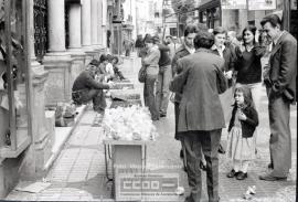 Calle Sierpes concurrida – Foto 7