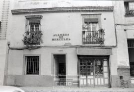 Fachada con rótulo &quot;Alameda de Hércules&quot; – Foto 2
