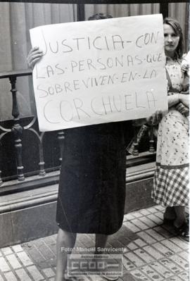 Protesta de vecinos de La Corchuela por calle Sierpes – Foto 6