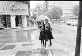 Día de lluvia en las calles de Sevilla - Foto 11