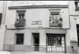 Fachada con rótulo &quot;Alameda de Hércules&quot; – Foto 3