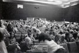 Mujeres en Salón de actos – Foto 6