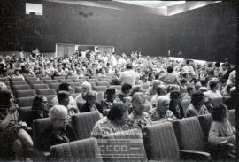 Mujeres en Salón de actos – Foto 10