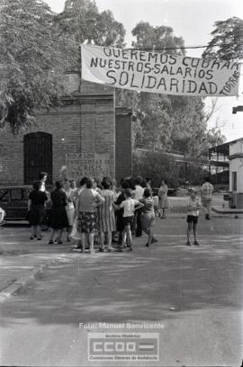 Manifestación de mujeres en solidaridad con compañeros de empresas en crisis - Foto 26