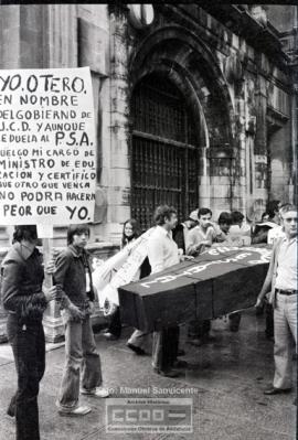 Manifestación contra la ley de educación de UCD – Foto 8